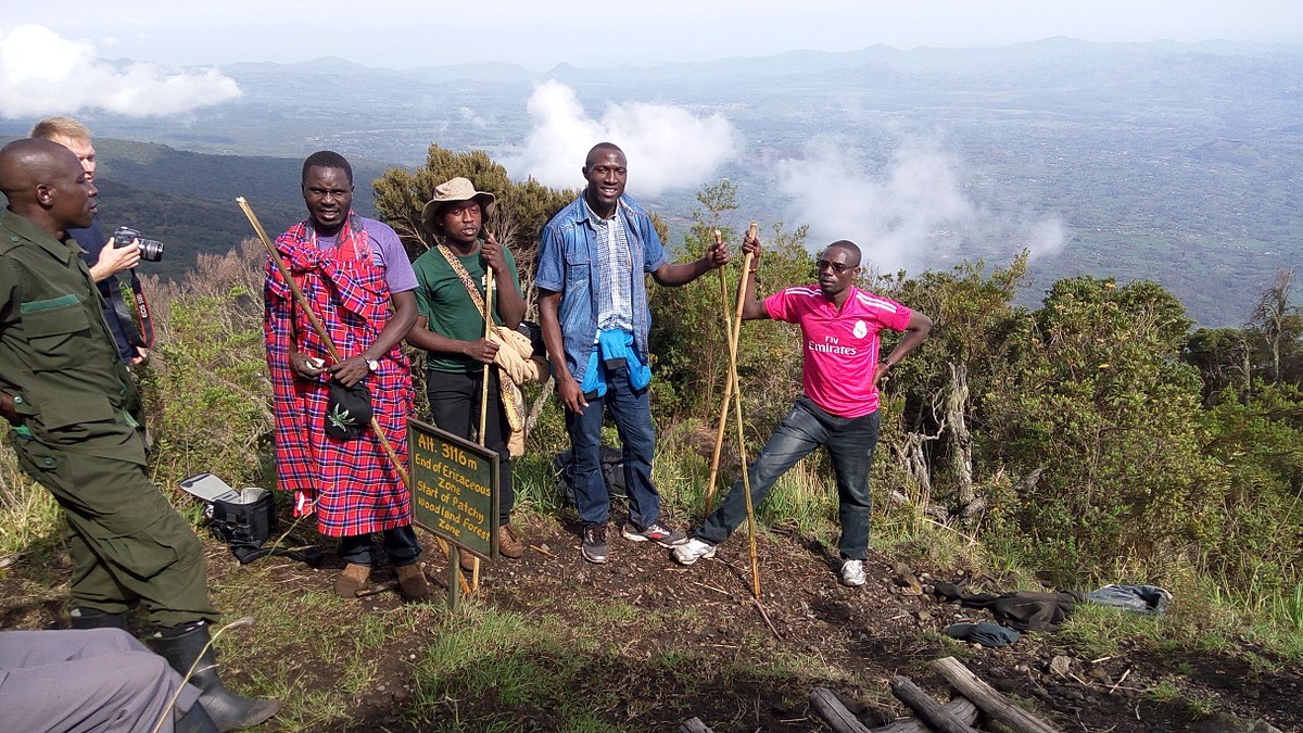 Uganda hikers